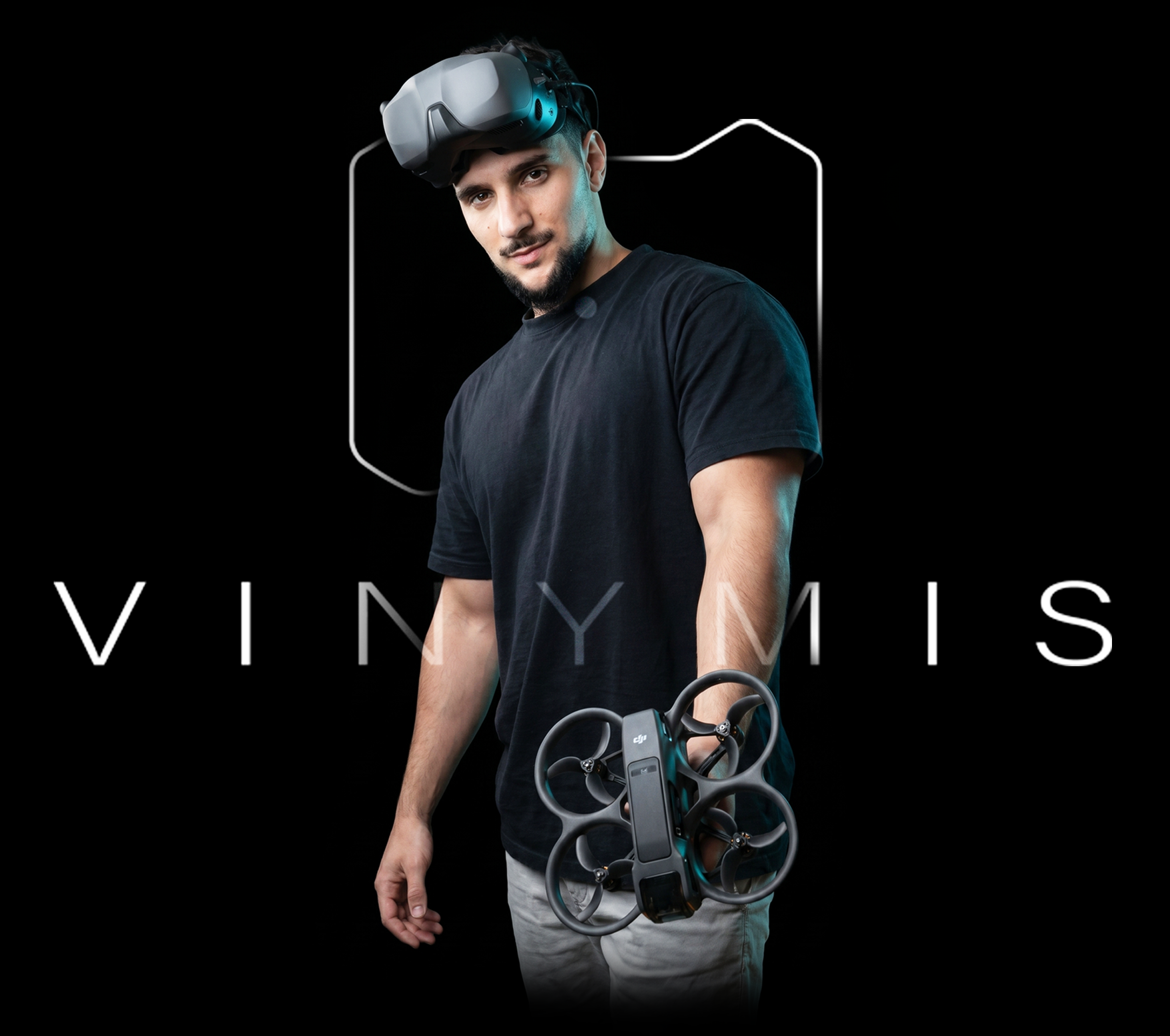CEO de VINYMIS con drone