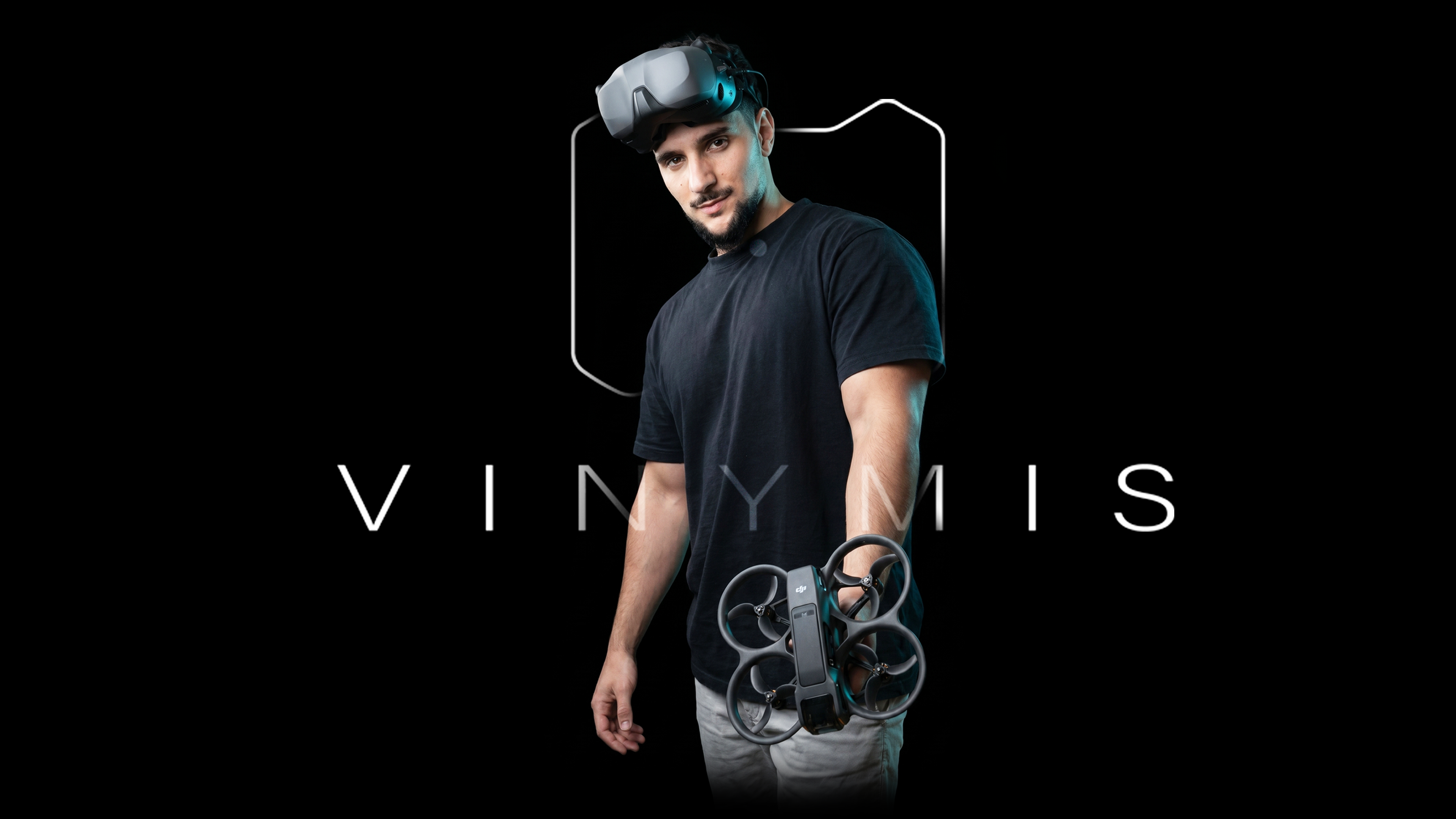 CEO de VINYMIS con drone